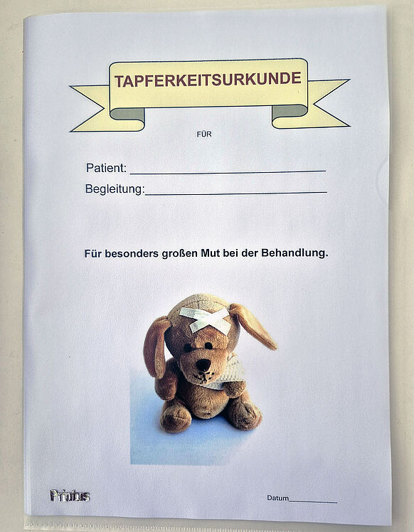 Tapferkeitsurkunde für Patient*innen des Teddy-Krankenhauses