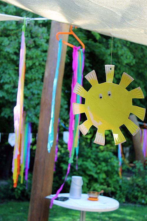 Kitafest-Deko mit Pappteller-Sonne