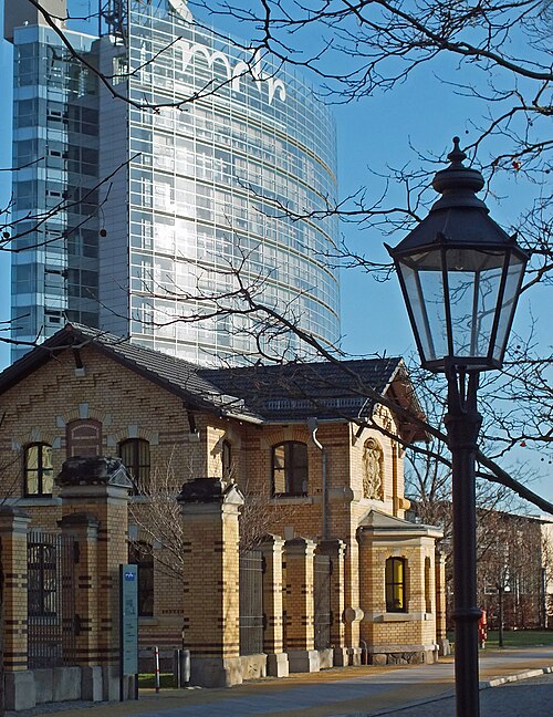 Leipziger MDR-Zentrale mit Altem Schlachthof im Vordergrund